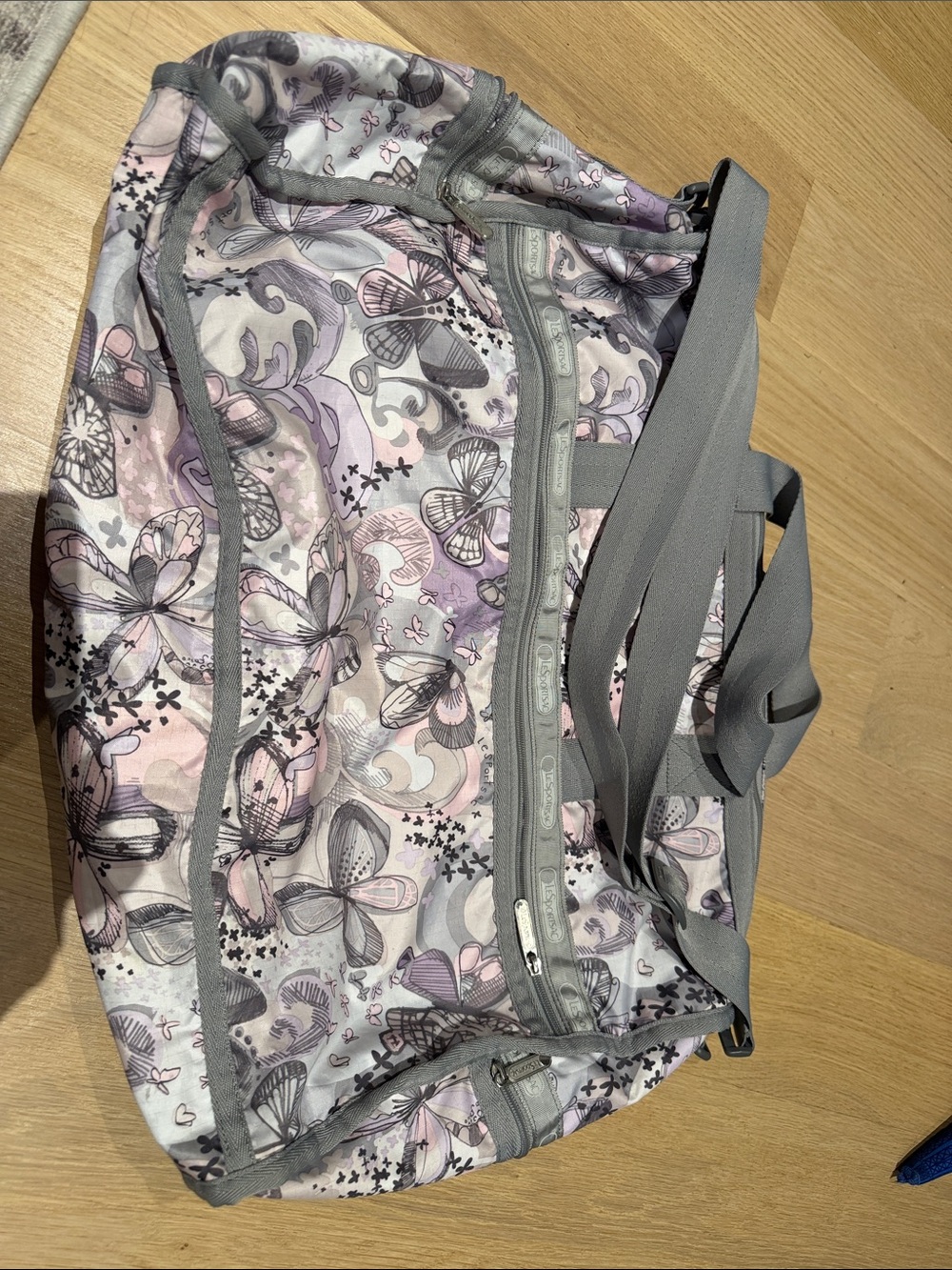 Butterfly Print Duffel Gray & Pink